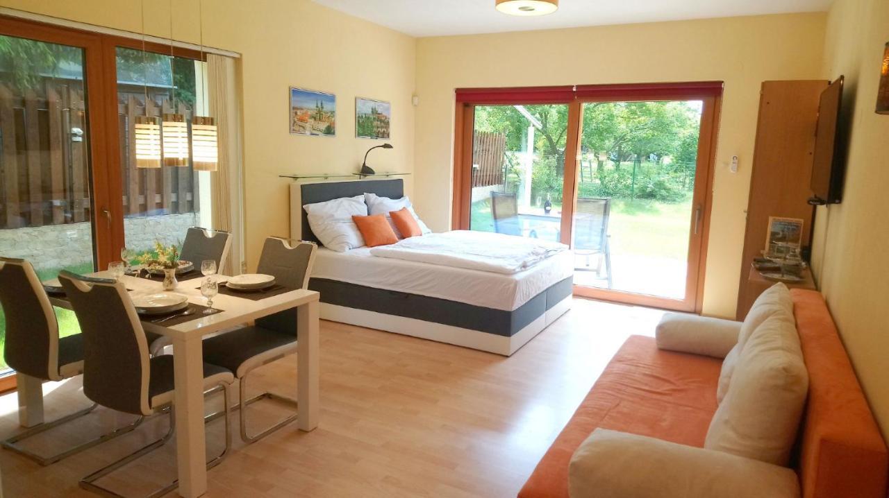 Lovely Apartment, Garden, Parking, Wifi, Netflix Πράγα Εξωτερικό φωτογραφία