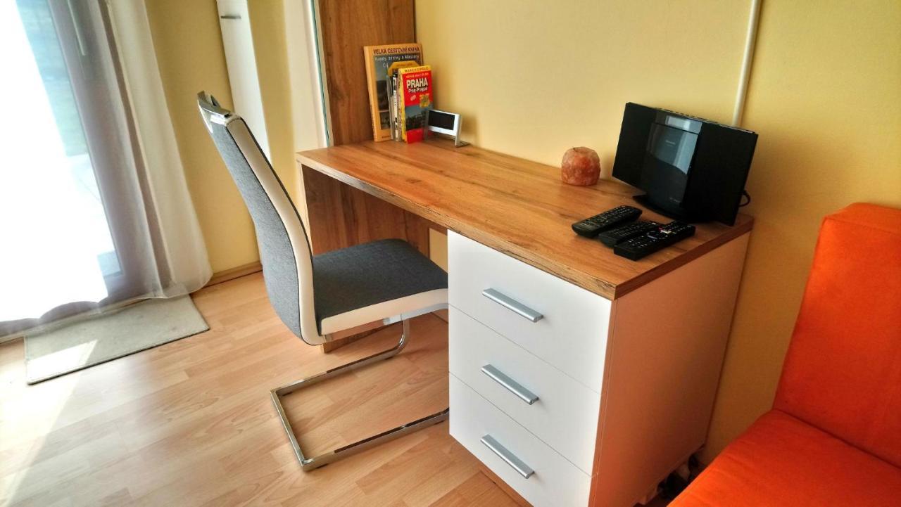 Lovely Apartment, Garden, Parking, Wifi, Netflix Πράγα Εξωτερικό φωτογραφία